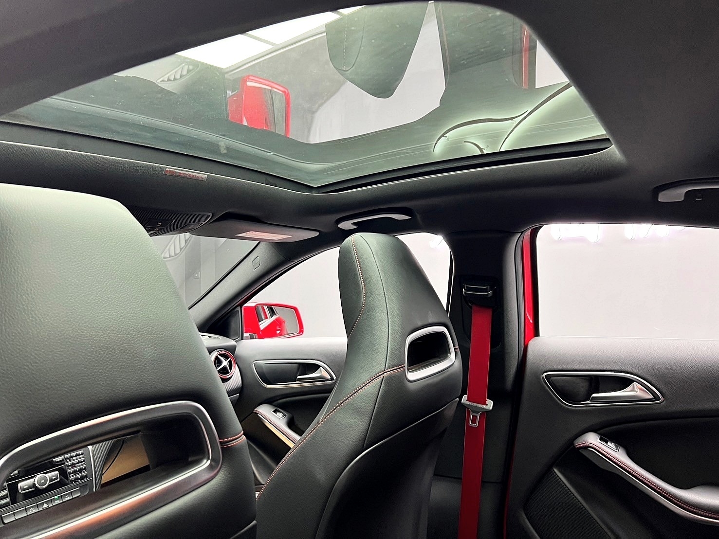 2013 Benz A250 Sport AMG 外觀套件 熱血掀背 ❗️(004)【 元禾國際 阿龍店長 0968-691-205】阿龍中古車 二手車 中古車 新北最大車庫 實車實價 認證車  第3張相片