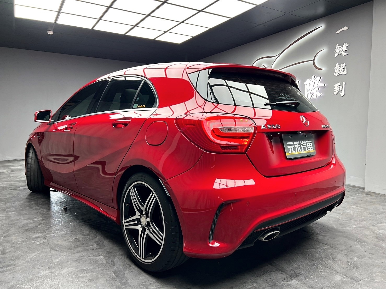 2013 Benz A250 Sport AMG 外觀套件 熱血掀背 ❗️(004)【 元禾國際 阿龍店長 0968-691-205】阿龍中古車 二手車 中古車 新北最大車庫 實車實價 認證車  第9張相片
