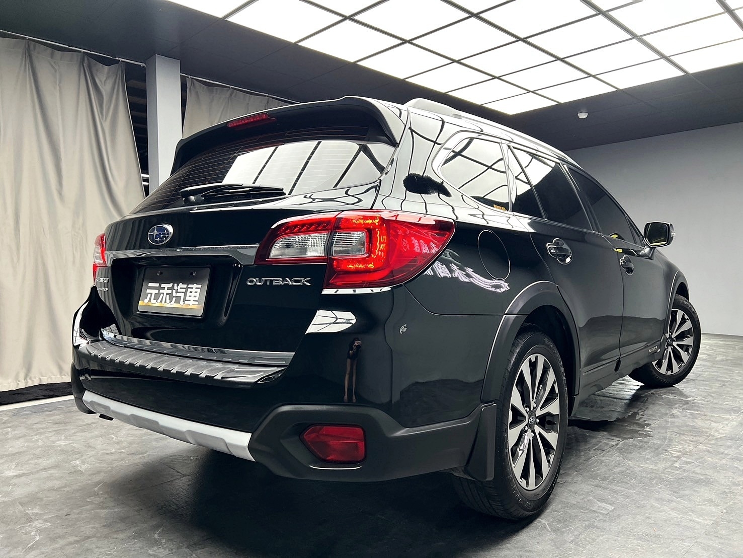 2017 Subaru 速霸陸 Outback i-S 升級STI水箱護罩 ❗️(024)【 元禾國際 阿龍店長 0968-691-205】阿龍中古車 二手車 中古車 新北最大車庫 實車實價 認證車  第2張相片