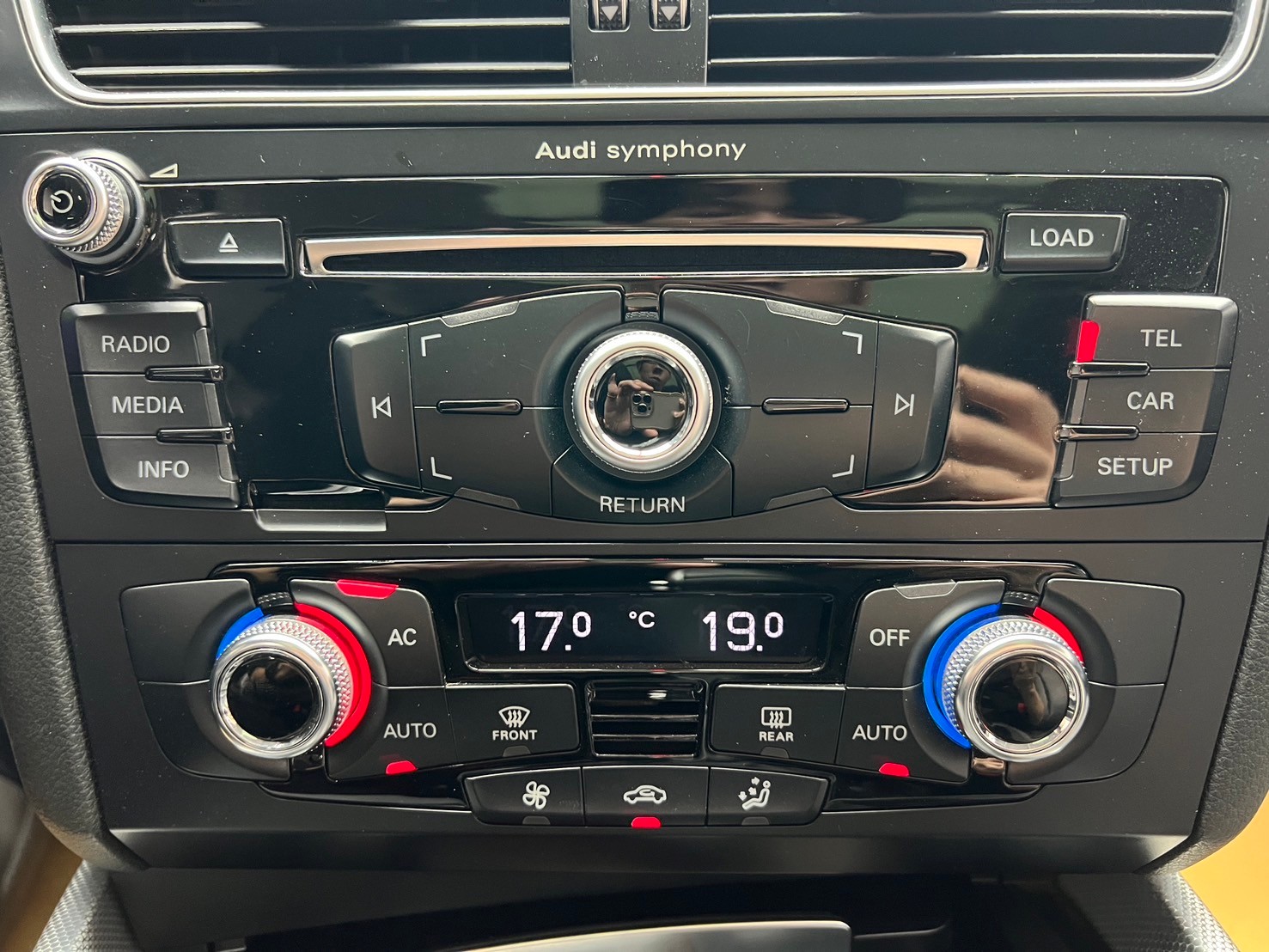 2013 Audil 奧迪 Q5 四驅 全景天窗 電尾門 B&O音響 ❗️(248)【 元禾國際 阿龍店長 0968-691-205】阿龍中古車 二手車 中古車 新北最大車庫 實車實價 認證車  第8張相片