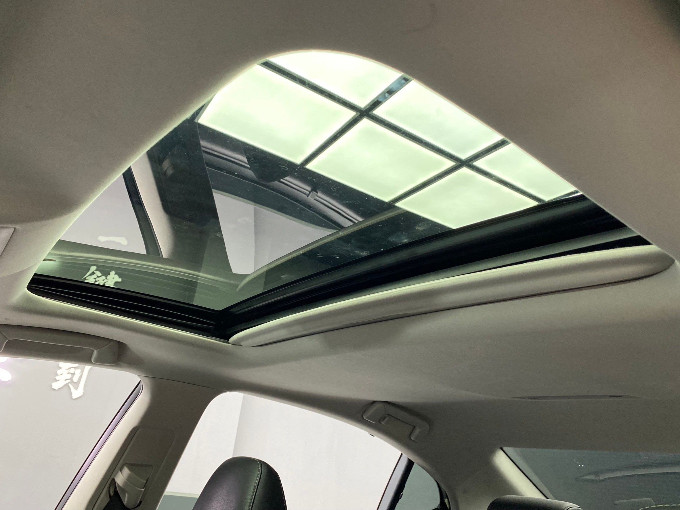 2013 Lexus ES300h 旗艦版 電尾門 冷熱通風椅 油電房車 ❗️(127)【 元禾國際 阿龍店長 0968-691-205】阿龍中古車 二手車 中古車 新北最大車庫 實車實價 認證車  第5張相片