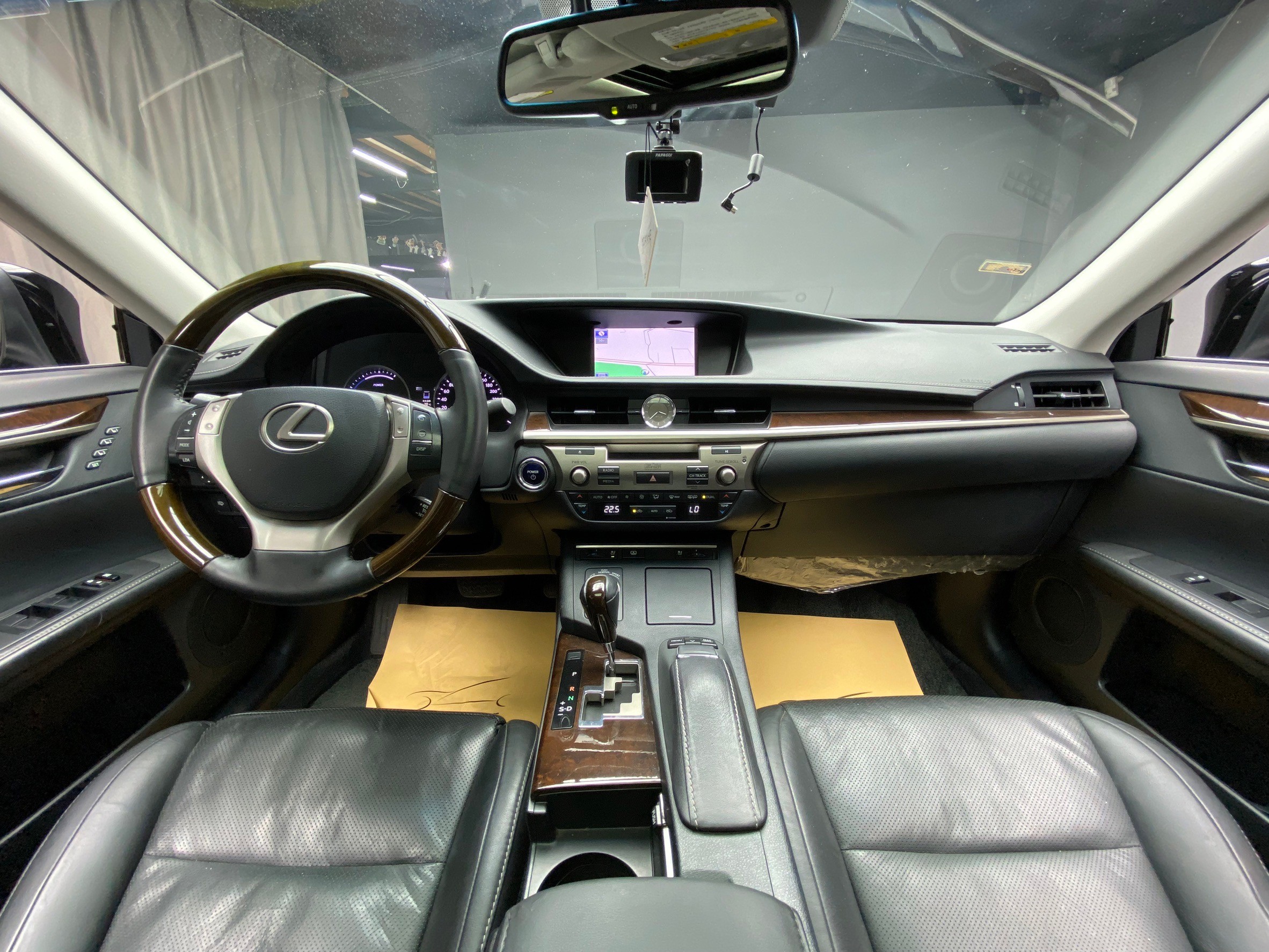 2013 Lexus ES300h 旗艦版 電尾門 冷熱通風椅 油電房車 ❗️(127)【 元禾國際 阿龍店長 0968-691-205】阿龍中古車 二手車 中古車 新北最大車庫 實車實價 認證車  第6張相片