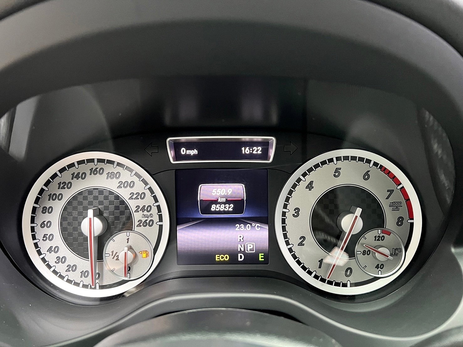 2014式 Benz A250 Sport AMG 外觀套件 平把方向盤 全景天窗 升級安卓機 熱血掀背車 ❗️(135)【 元禾國際 阿龍店長 0968-691-205】阿龍中古車 二手車 中古車 新北最大車庫 實車實價 認證車  第7張相片
