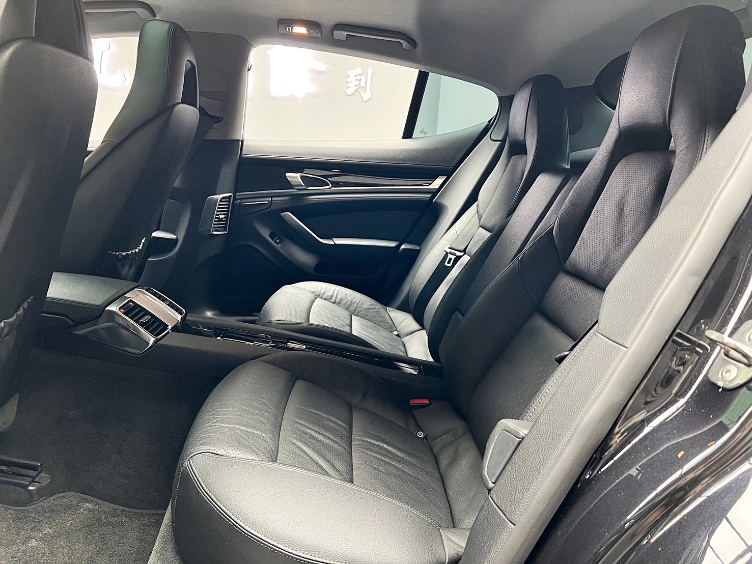2012式 Porsche Panamera V6 保時捷 帕拉梅拉 天窗 電子懸吊 電尾翼 ❗️(123)【 元禾國際 阿龍店長 0968-691-205】阿龍中古車 二手車 中古車 新北最大車庫 實車實價 認證車  第4張相片