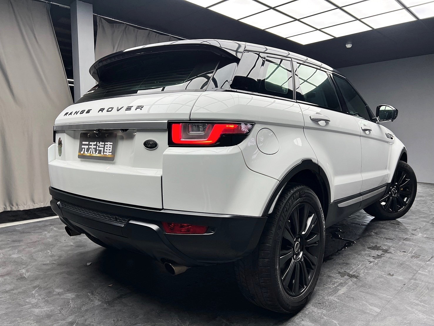 2015 荒原路華  Land Rover Range Rover Evoque 5D Si4 Prestige Meridian❗【 元禾國際 阿龍店長 0968-691-205】阿龍中古車 二手車 中古車 新北最大車庫 實車實價 認證車  第2張相片