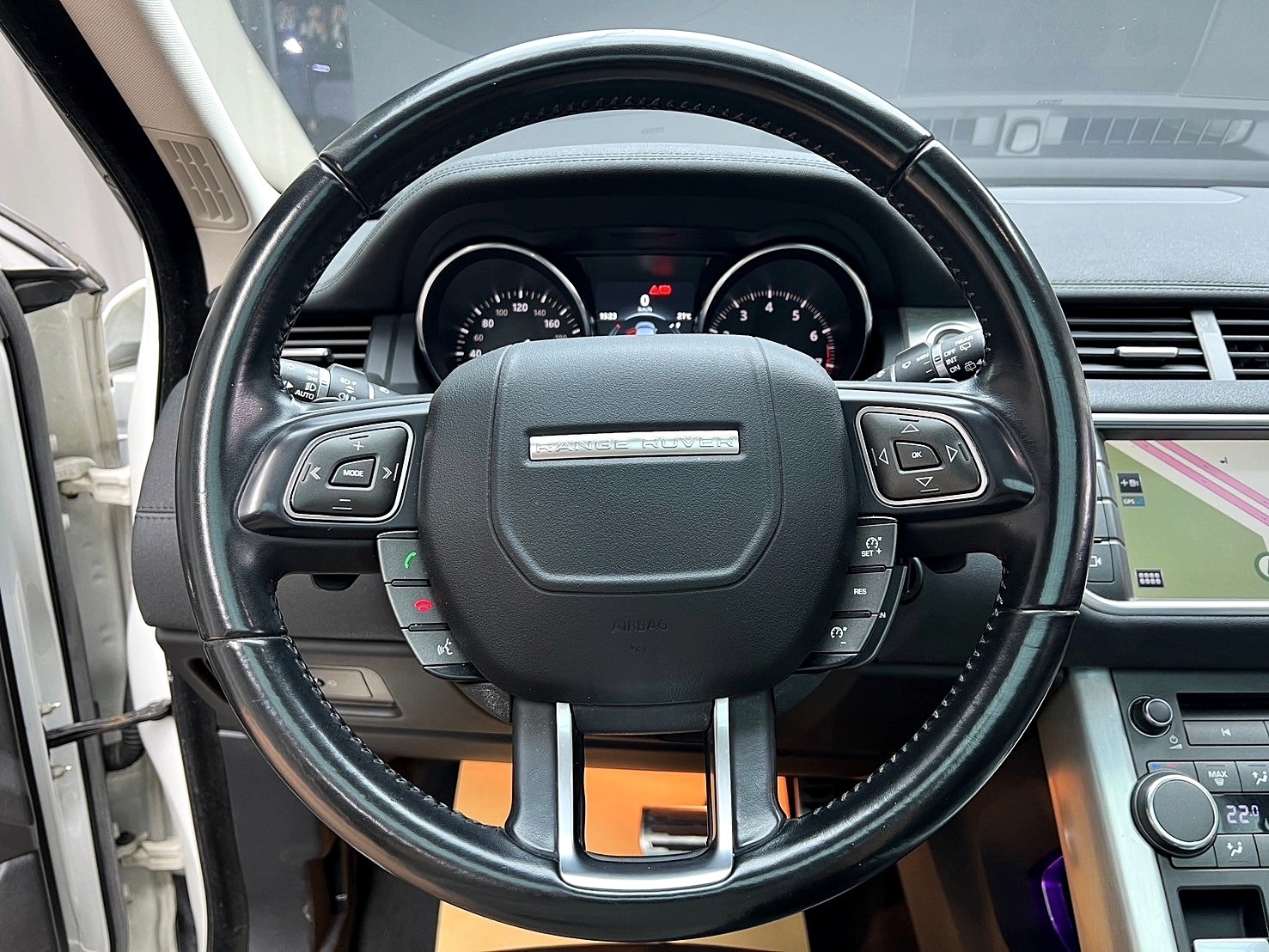 2015 荒原路華  Land Rover Range Rover Evoque 5D Si4 Prestige Meridian❗【 元禾國際 阿龍店長 0968-691-205】阿龍中古車 二手車 中古車 新北最大車庫 實車實價 認證車  第7張相片