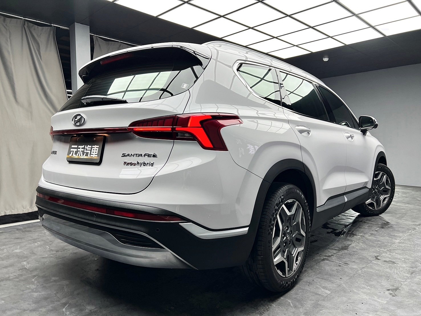 2023式 Hyundai SantaFe 渦輪 油電 GLTH-C 七人座 跟車 環景 數位儀表 新車保固3年 ❗️(034)【 元禾國際 阿龍店長 0968-691-205】阿龍中古車 二手車 中古車 新北最大車庫 實車實價 認證車  第2張相片