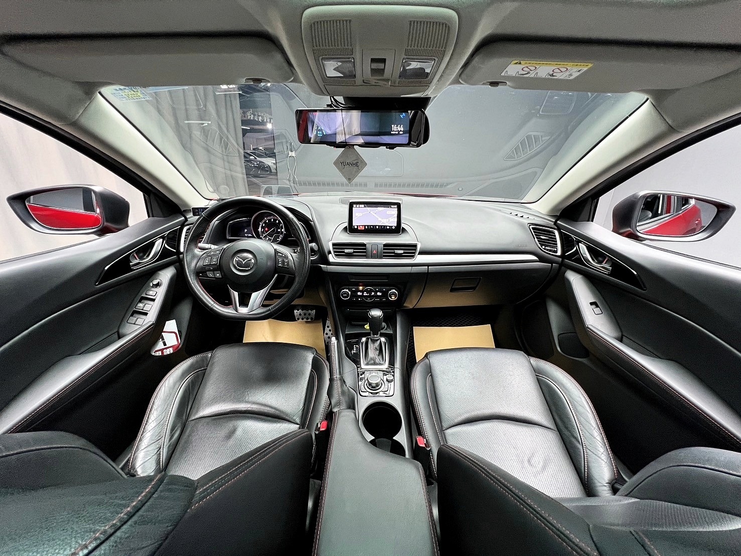 2015 馬三 Mazda3 五門 天窗 升級音響 方向盤 魂動紅 ❗️(013)【 元禾國際 阿龍店長 0968-691-205】阿龍中古車 二手車 中古車 新北最大車庫 實車實價 認證車  第5張相片