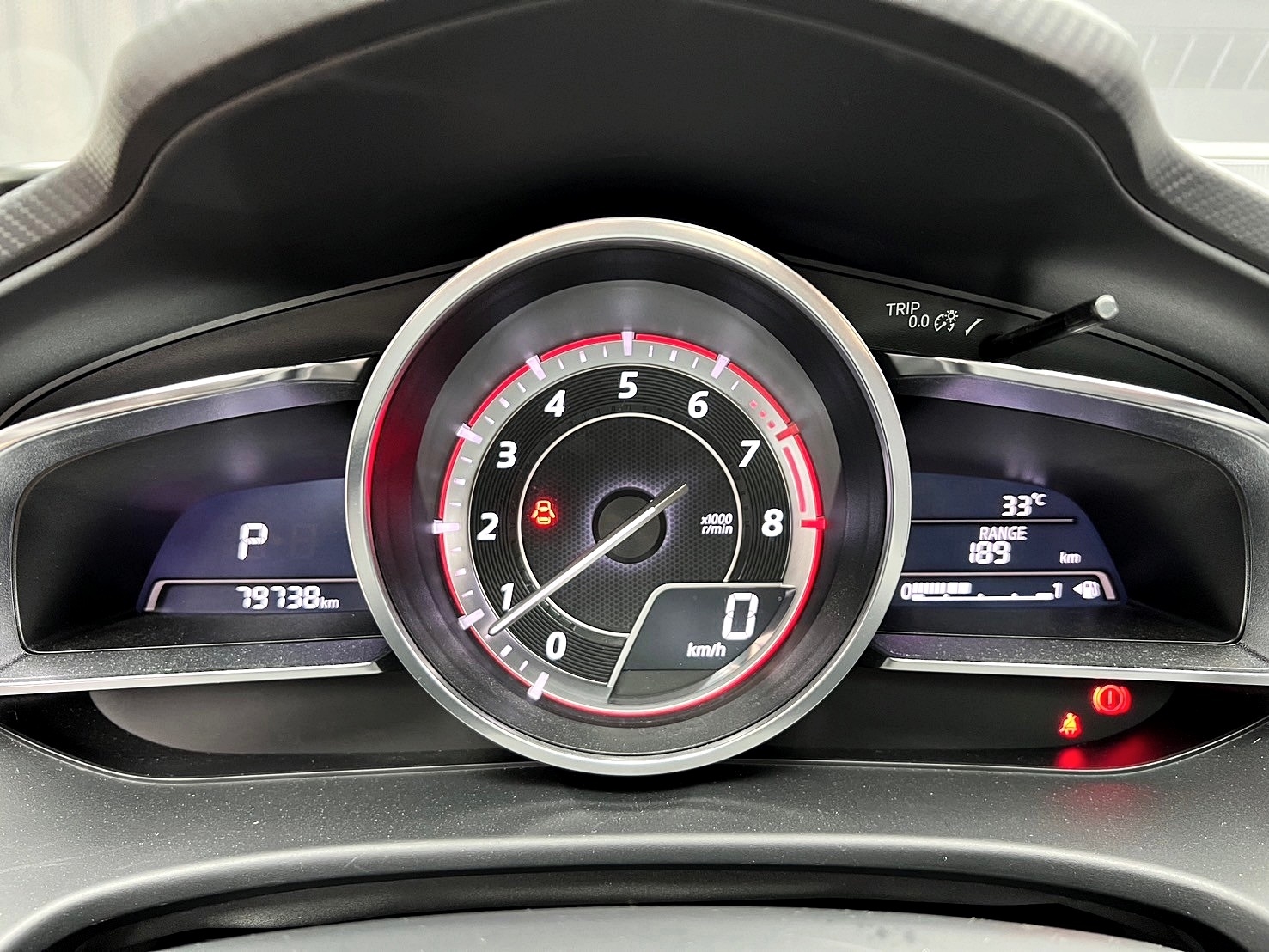 2015 馬三 Mazda3 五門 天窗 升級音響 方向盤 魂動紅 ❗️(013)【 元禾國際 阿龍店長 0968-691-205】阿龍中古車 二手車 中古車 新北最大車庫 實車實價 認證車  第8張相片