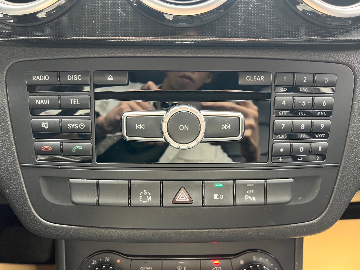2014式 賓士 Benz B180 BlueEFFICIENCY 大空間 掀背跨界休旅❗️(198)【 元禾國際 阿龍店長 0968-691-205】阿龍中古車 二手車 中古車 新北最大車庫 實車實價 認證車  第8張相片