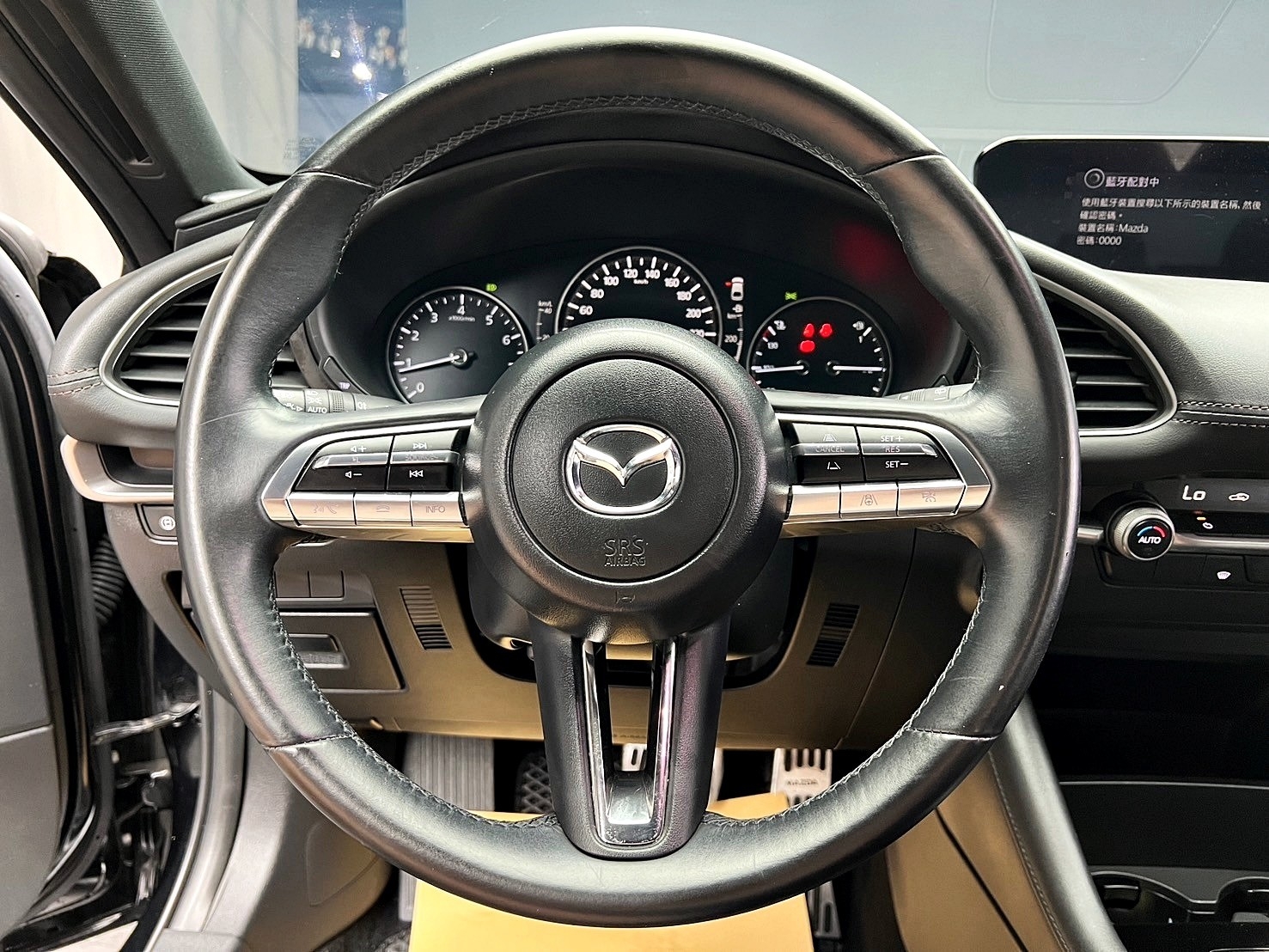 2021式 馬三 Mazda3 頂級型 ACC跟車 升級前後包&側裙 MAZDA馬自達 ❗️(146)【 元禾國際 阿龍店長 0968-691-205】阿龍中古車 二手車 中古車 新北最大車庫 實車實價 認證車  第6張相片