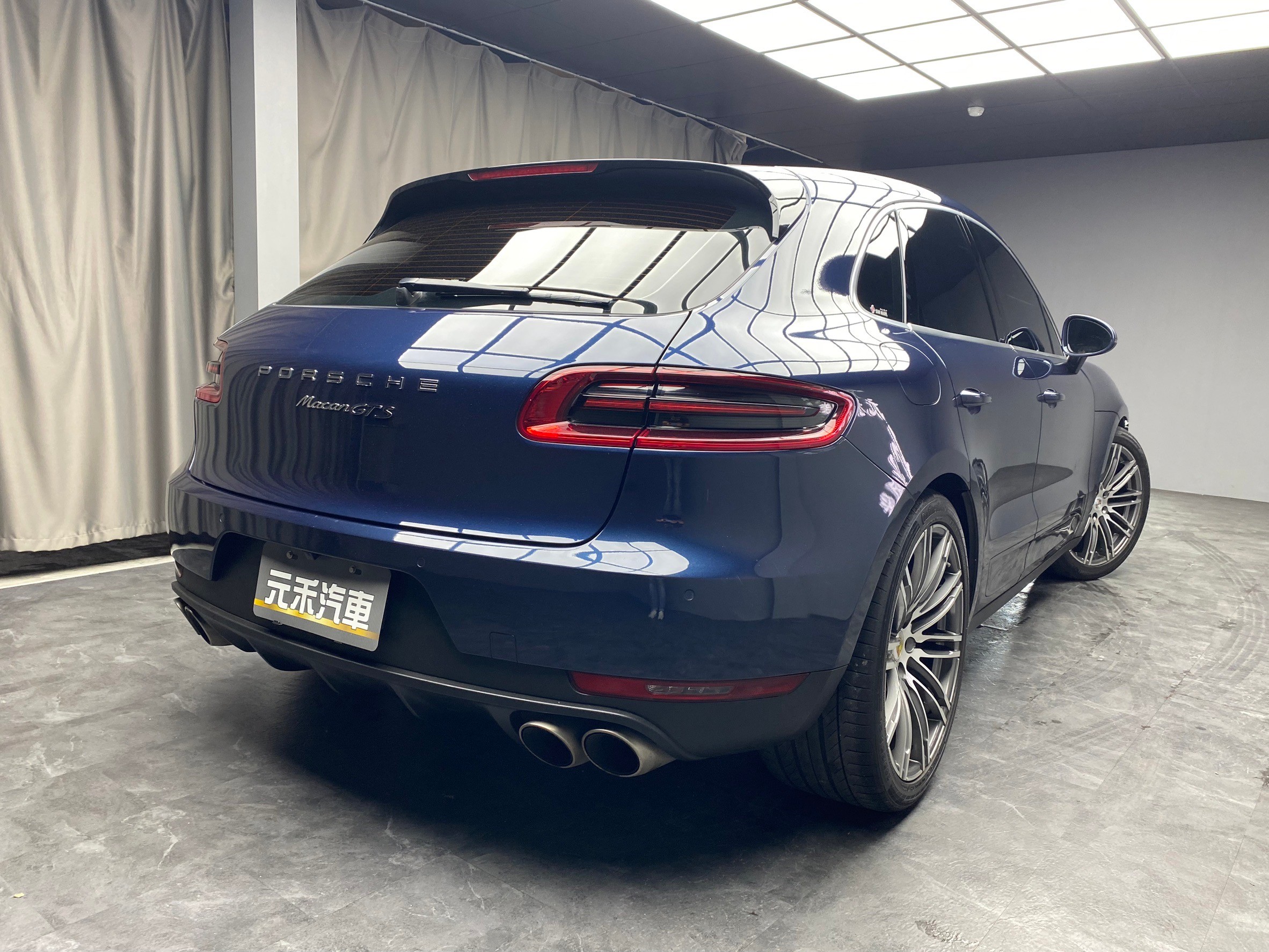 2015 Porsche Macan S 核桃木飾板 氛圍燈 多選配 低里程 ❗️(112)【 元禾國際 阿龍店長 0968-691-205】阿龍中古車 二手車 中古車 新北最大車庫 實車實價 認證車  第2張相片