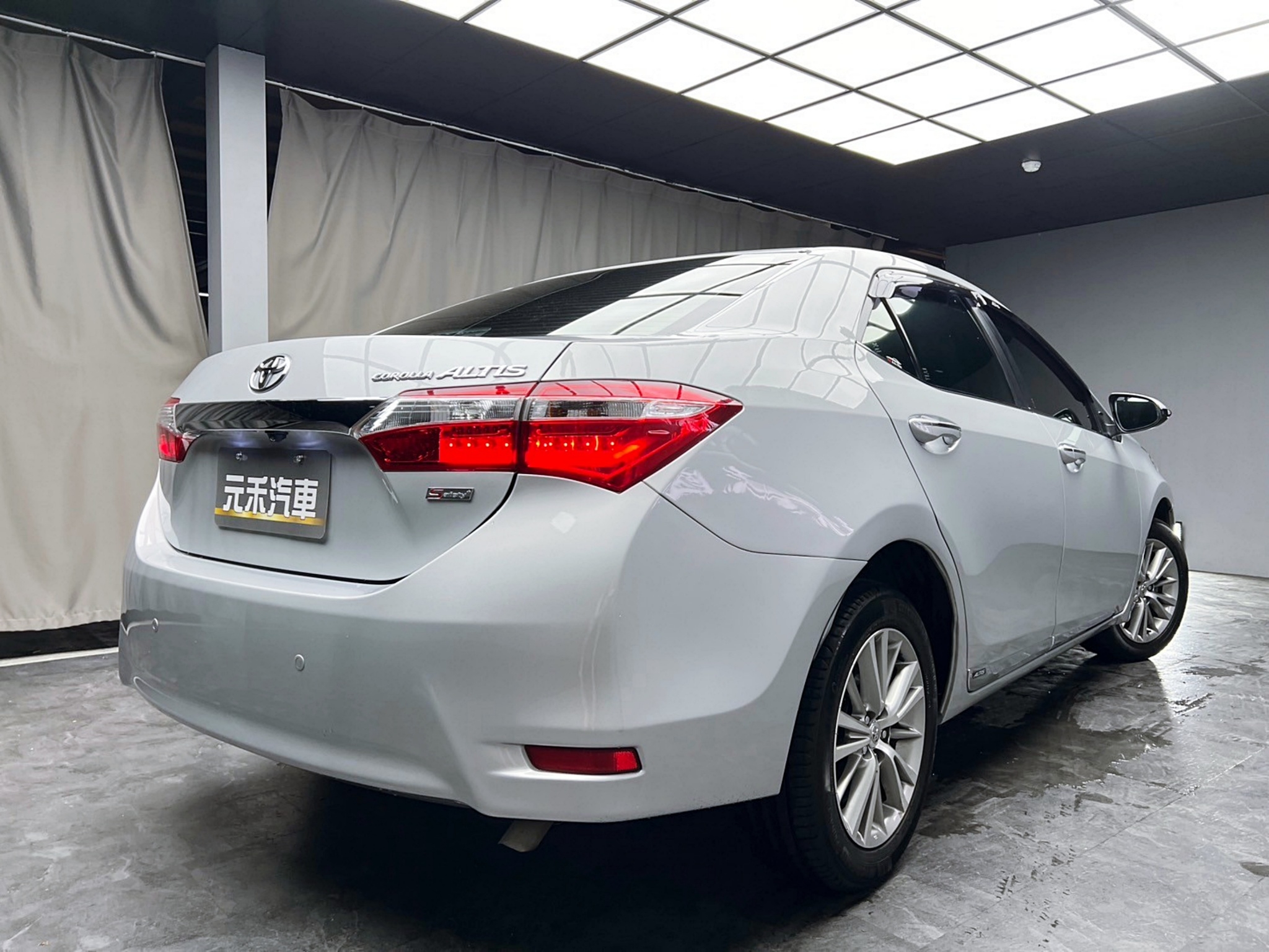 2015 11代 阿提斯 Toyota Corolla Altis 經典版 Safety+ 免鑰匙 ❗️(190)【 元禾國際 阿龍店長 0968-691-205】阿龍中古車 二手車 中古車 新北最大車庫 實車實價 認證車  第10張相片