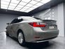 2017 Lexus ES200 頂級Navi版 跟車 天窗 ❗️(221)【 元禾國際 阿龍店長 0968-691-205】阿龍中古車 二手車 中古車 新北最大車庫 實車實價 認證車  第3張縮圖