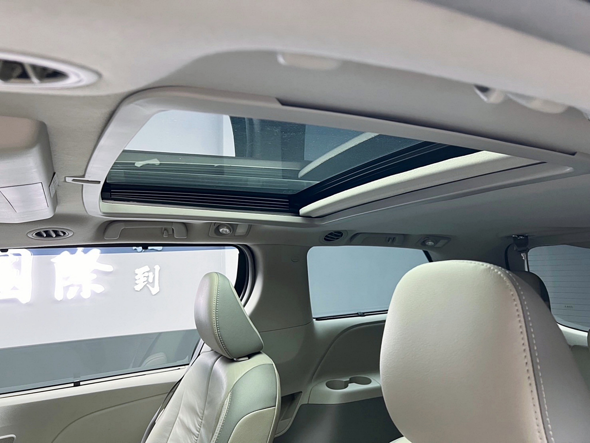 2012 Sienna 七人座 雙電滑門 超低里程❗️ 雙天窗 電熱椅 安卓機 (226)【 元禾國際 阿龍店長 0968-691-205】阿龍中古車 二手車 中古車 新北最大車庫 實車實價 認證車  第10張相片