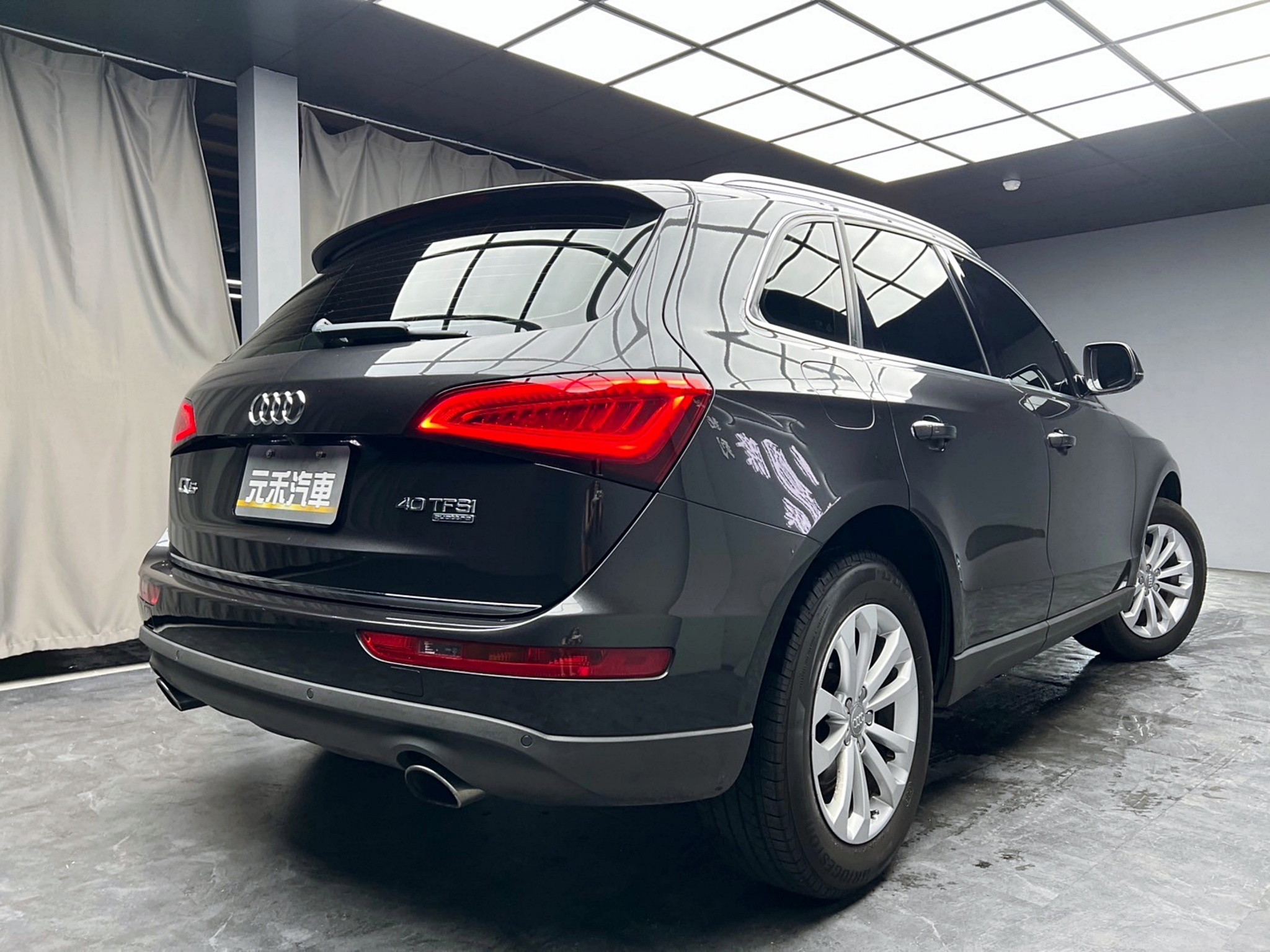 2016式 Audi 奧迪 Q5 四驅 全景天窗 電尾門 B&O音響 ❗️(245)【 元禾國際 阿龍店長 0968-691-205】阿龍中古車 二手車 中古車 新北最大車庫 實車實價 認證車  第3張相片