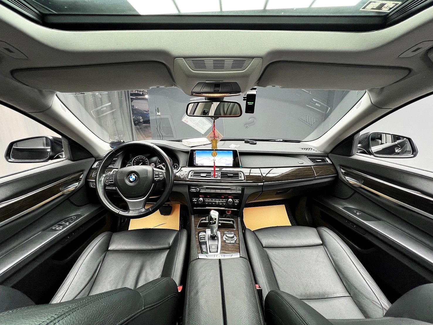 2013 F02 BMW 740Li 環景 天窗 電吸門 4座電冷熱椅 ❗️(154)【 元禾國際 阿龍店長 0968-691-205】阿龍中古車 二手車 中古車 新北最大車庫 實車實價 認證車  第5張相片