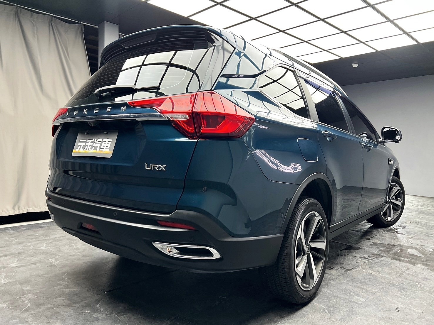 2021 Luxgen 納智捷 URX 五人AR環景款 跟車 選配 電尾門 ❗️(161)【 元禾國際 阿龍店長 0968-691-205】阿龍中古車 二手車 中古車 新北最大車庫 實車實價 認證車  第4張相片