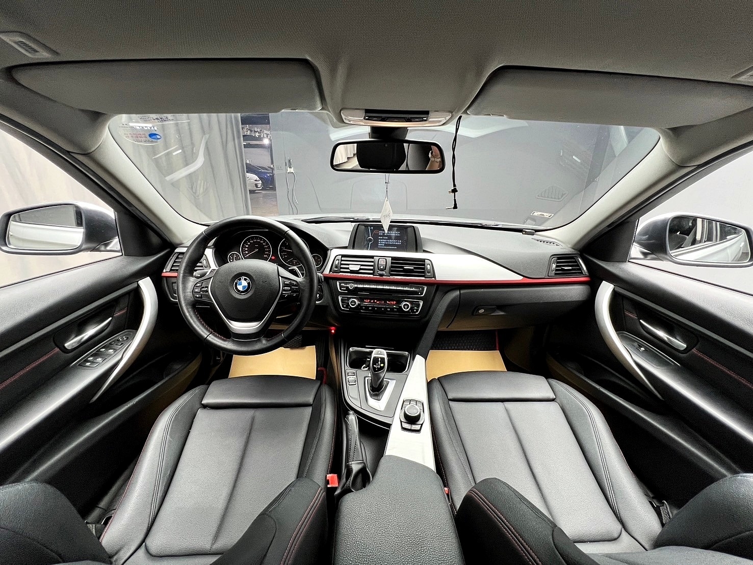 2012 BMW 320i Sport F30 總代理 車況漂亮 ❗️(125)【 元禾國際 阿龍店長 0968-691-205】阿龍中古車 二手車 中古車 新北最大車庫 實車實價 認證車  第3張相片