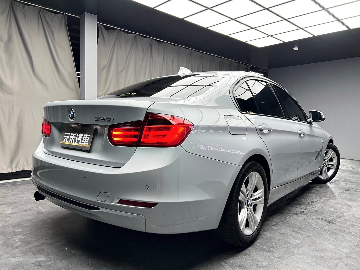 2012 BMW 320i Sport F30 總代理 車況漂亮 ❗️(125)【 元禾國際 阿龍店長 0968-691-205】阿龍中古車 二手車 中古車 新北最大車庫 實車實價 認證車  第10張相片
