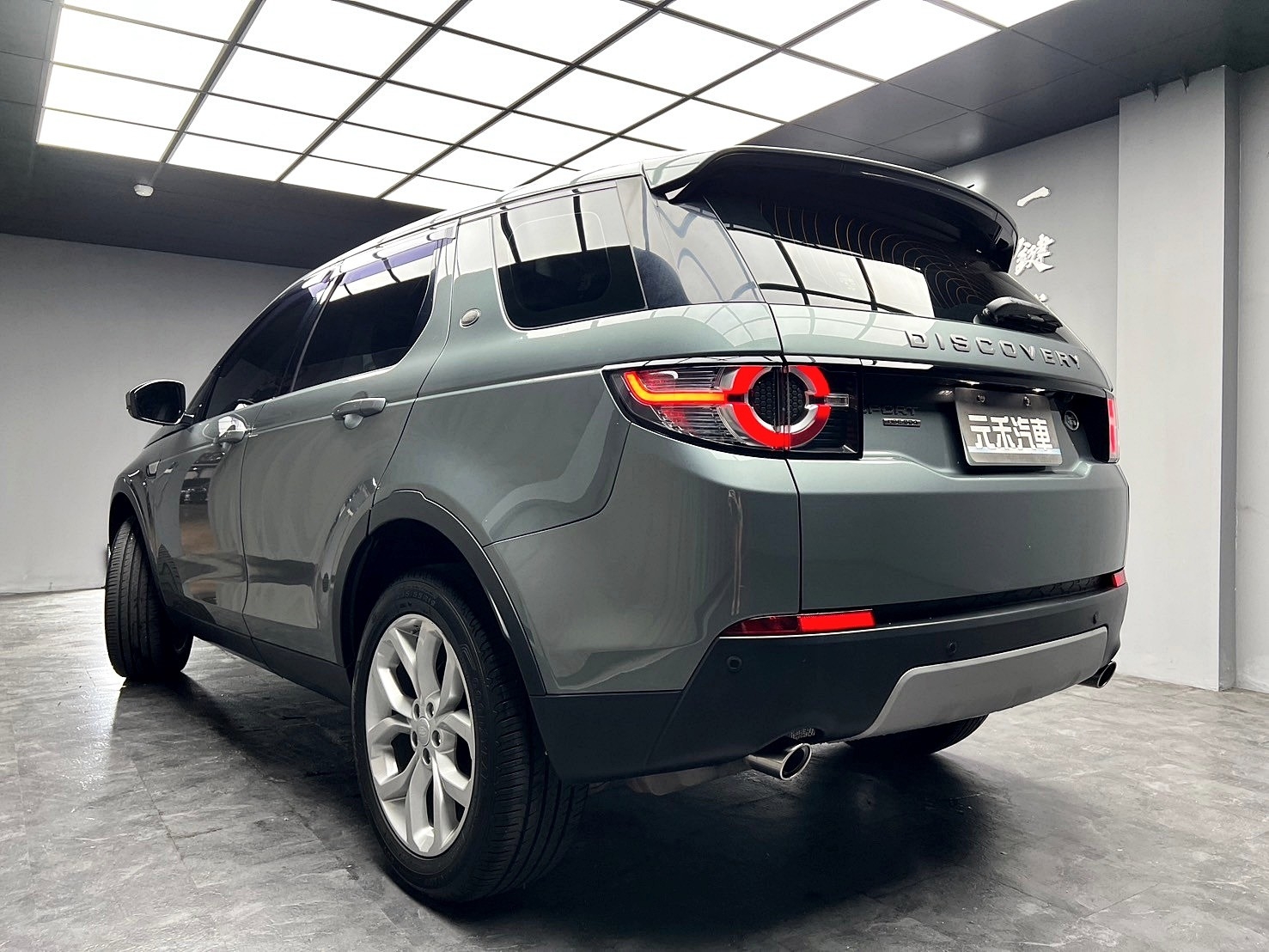 2016式 荒原路華 Land Rover Discovery Sport SD4 HSE 柴油 七人座 ❗️(007)【 元禾國際 阿龍店長 0968-691-205】阿龍中古車 二手車 中古車 新北最大車庫 實車實價 認證車  第3張相片
