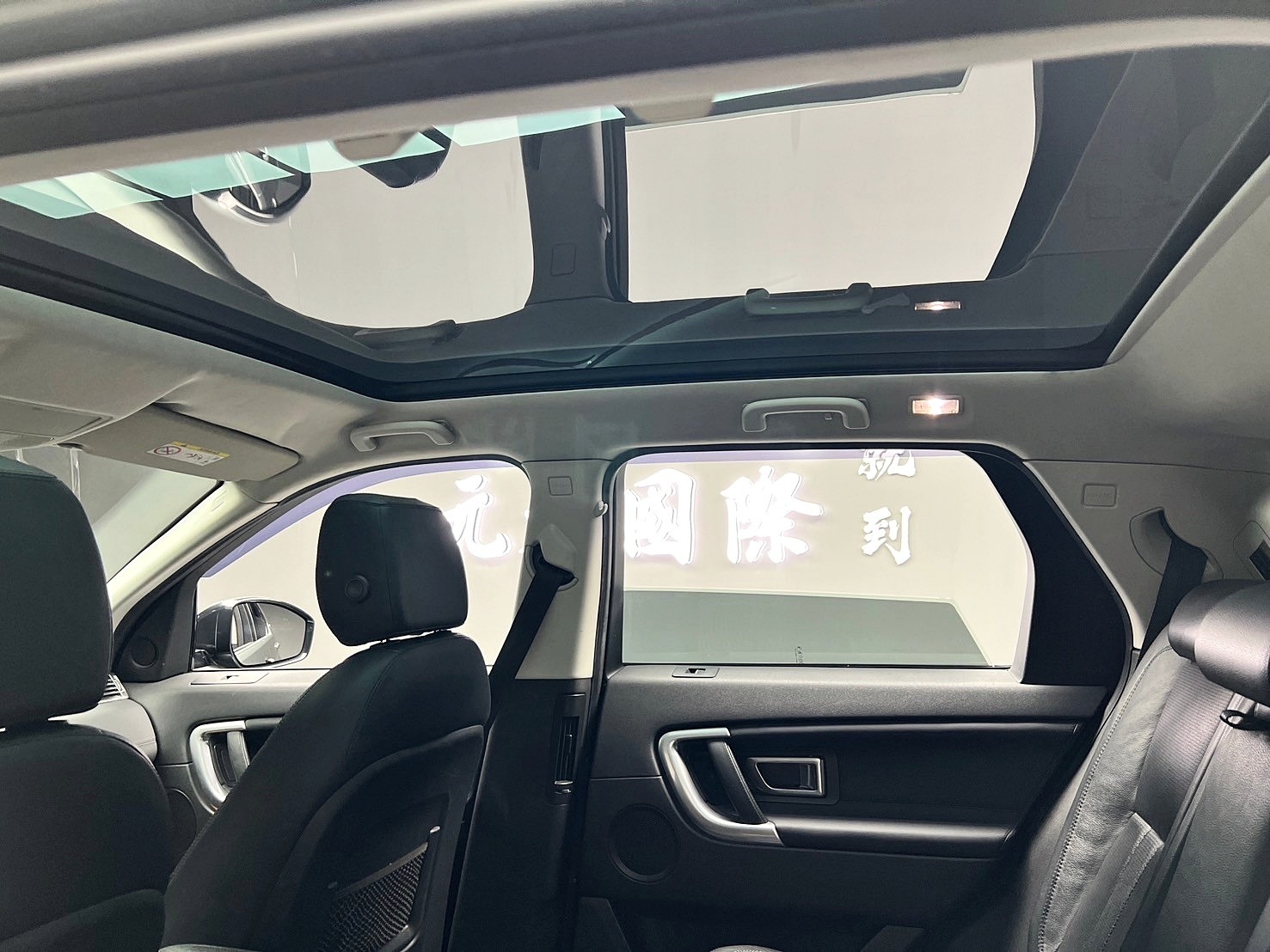 2016式 荒原路華 Land Rover Discovery Sport SD4 HSE 柴油 七人座 ❗️(007)【 元禾國際 阿龍店長 0968-691-205】阿龍中古車 二手車 中古車 新北最大車庫 實車實價 認證車  第7張相片