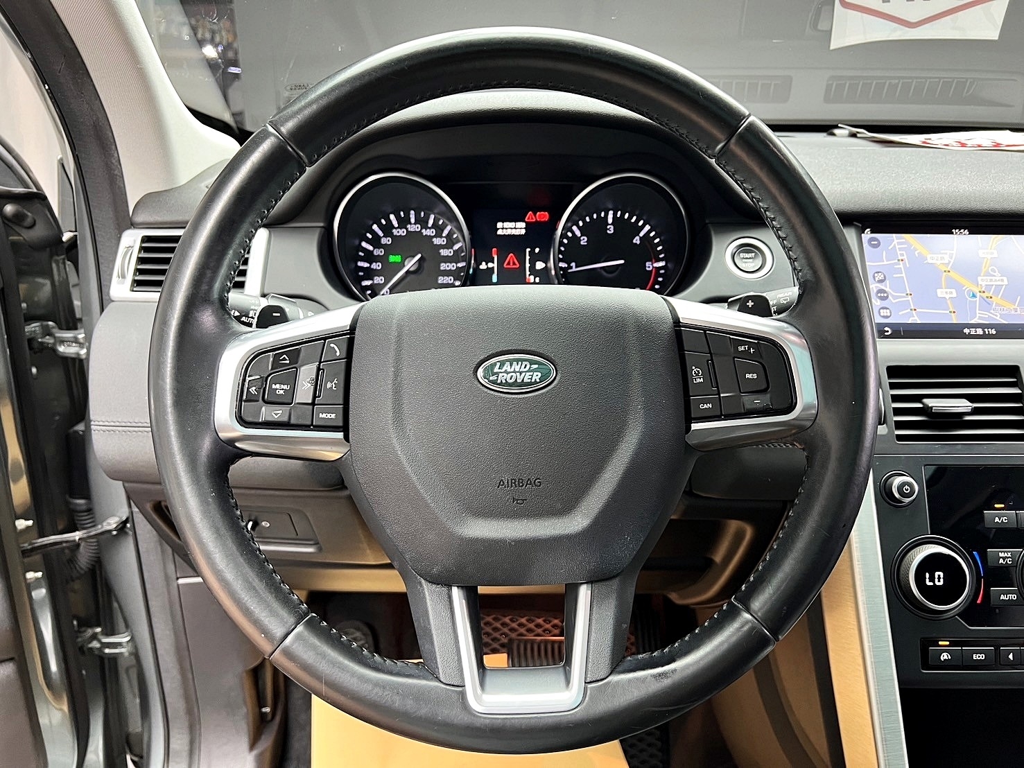 2016式 荒原路華 Land Rover Discovery Sport SD4 HSE 柴油 七人座 ❗️(007)【 元禾國際 阿龍店長 0968-691-205】阿龍中古車 二手車 中古車 新北最大車庫 實車實價 認證車  第8張相片