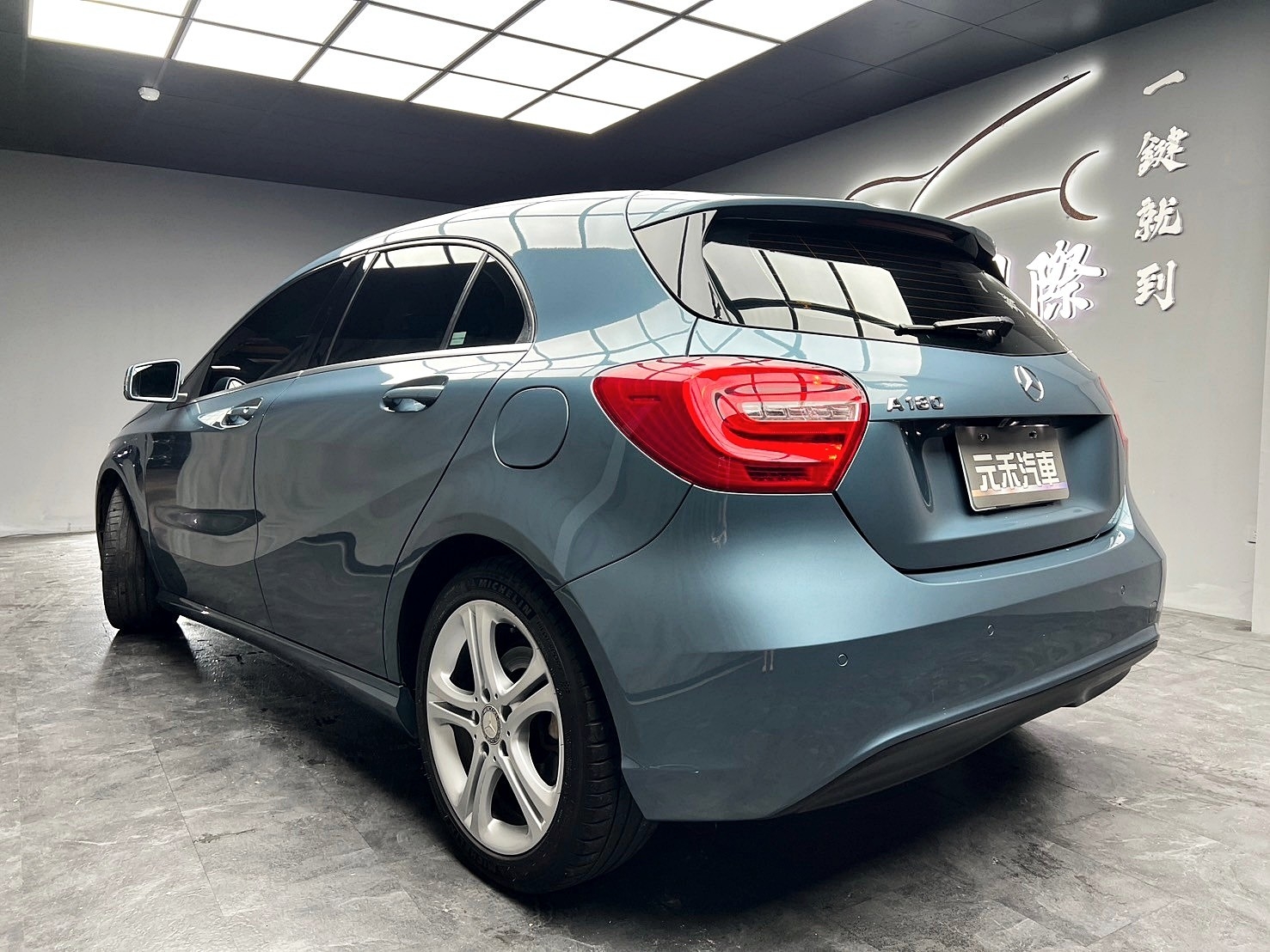 2015式 賓士 Benz A-Class A180 自動停車 換檔撥片 低里程 ❗️(205)【 元禾國際 阿龍店長 0968-691-205】阿龍中古車 二手車 中古車 新北最大車庫 實車實價 認證車  第3張相片