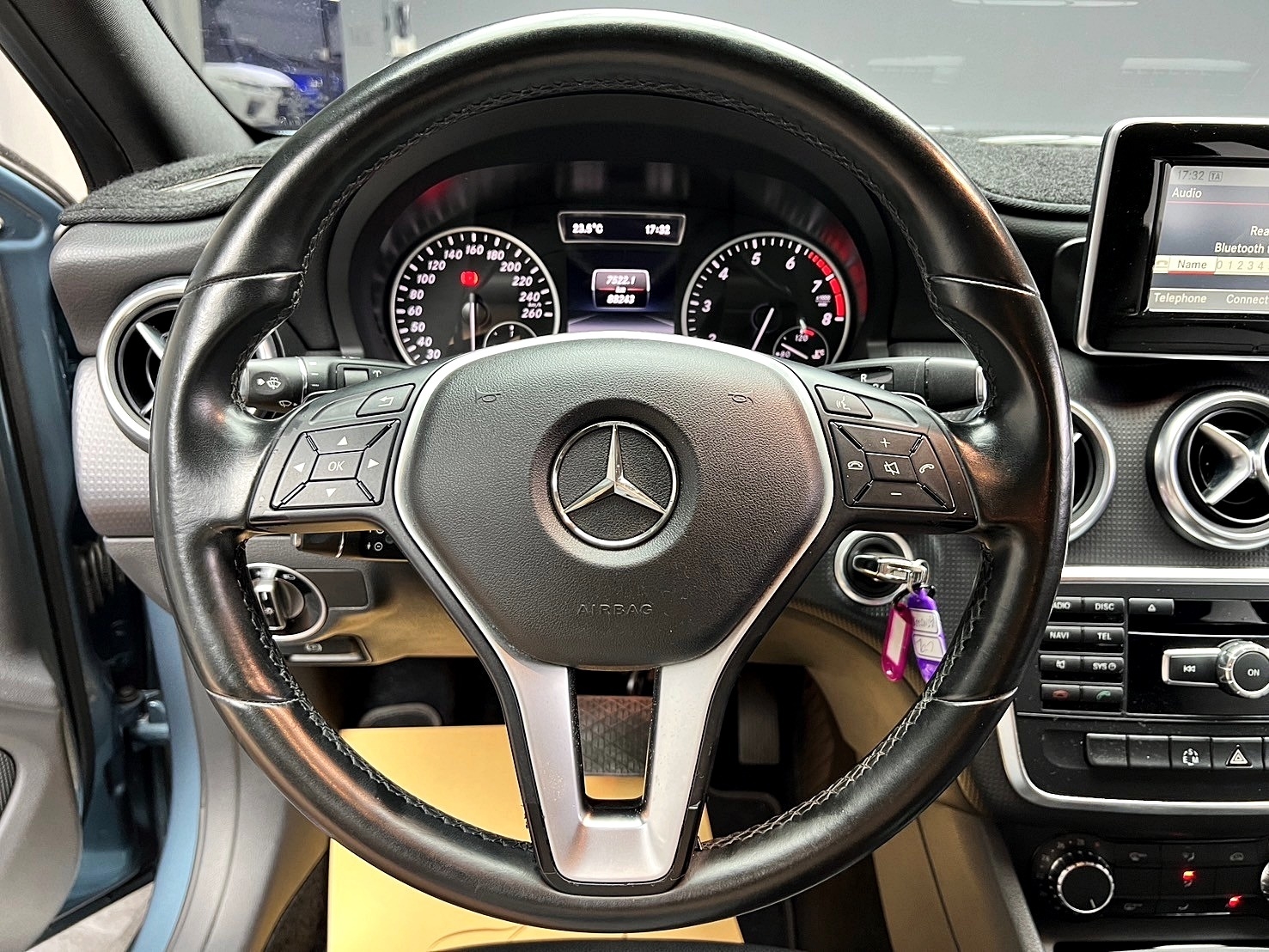 2015式 賓士 Benz A-Class A180 自動停車 換檔撥片 低里程 ❗️(205)【 元禾國際 阿龍店長 0968-691-205】阿龍中古車 二手車 中古車 新北最大車庫 實車實價 認證車  第6張相片