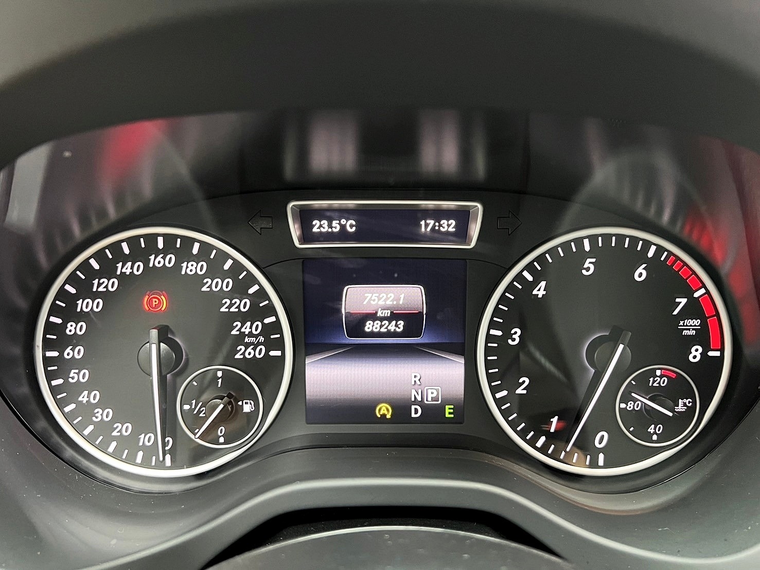2015式 賓士 Benz A-Class A180 自動停車 換檔撥片 低里程 ❗️(205)【 元禾國際 阿龍店長 0968-691-205】阿龍中古車 二手車 中古車 新北最大車庫 實車實價 認證車  第7張相片