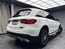 2019 賓士 Benz GLC200 EQ Boost 輕油電 全車基本黑化 跟車 後座影音 香氛套件 ❗️(215)【 元禾國際 阿龍店長 0968-691-205】阿龍中古車 二手車 中古車 新北最大車庫 實車實價 認證車  第2張縮圖