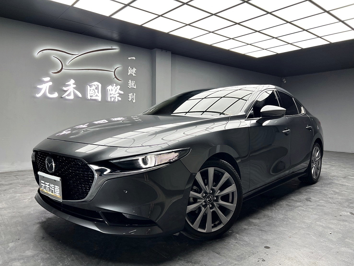 2021式 馬三 Mazda3 4門 旗艦進化型 滿配 跟車/環景/BOSE❗️(068)【 元禾國際 阿龍店長 0968-691-205】阿龍中古車 二手車 中古車 新北最大車庫 實車實價 認證車  第10張相片