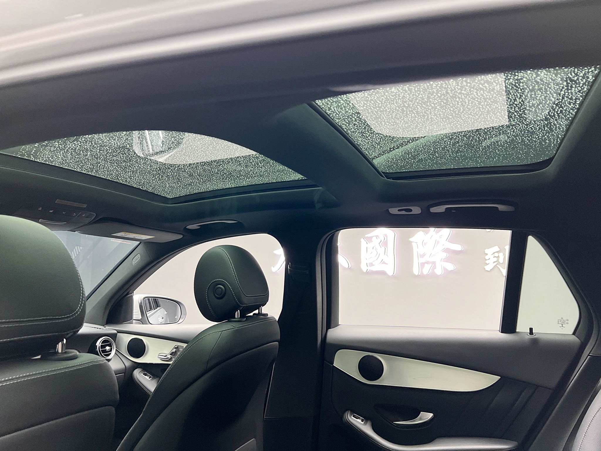 2019 Benz GLC250 4MATIC AMG外觀套件 環景 ❗️(015)【 元禾國際 阿龍店長 0968-691-205】阿龍中古車 二手車 中古車 新北最大車庫 實車實價 認證車  第6張相片