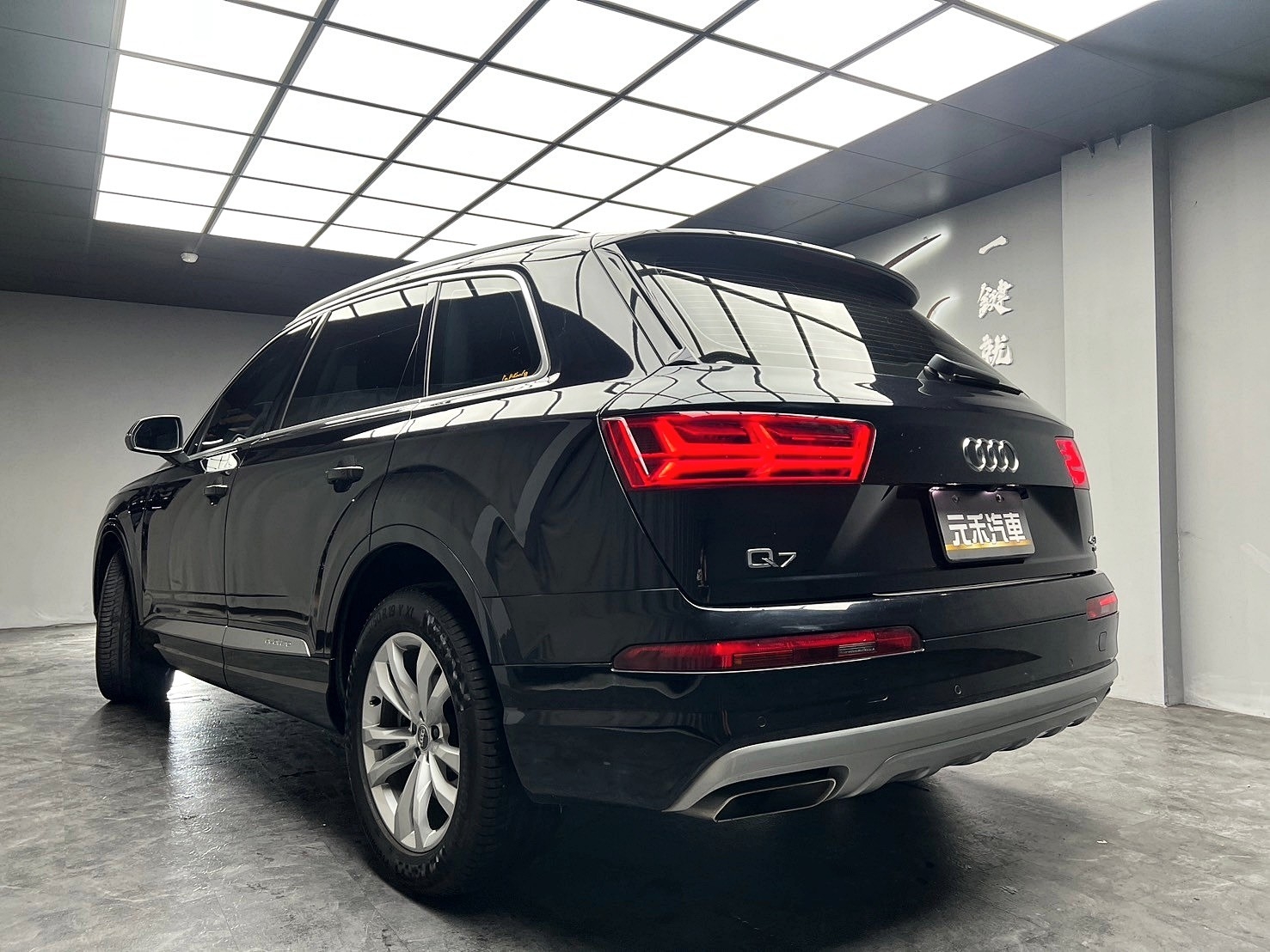 2016式 Audi 奧迪 Q7 45TDI quattro 柴油 七人座 四區恆溫 數位儀表 電尾門 ❗️(094)【 元禾國際 阿龍店長 0968-691-205】阿龍中古車 二手車 中古車 新北最大車庫 實車實價 認證車  第3張相片