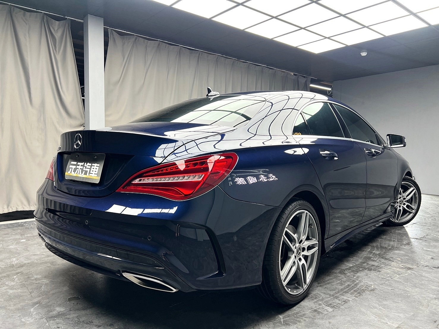 2019式 Benz 賓士 CLA250 AMG 外觀套件 天窗 自動停車 ❗️(255)【 元禾國際 阿龍店長 0968-691-205】阿龍中古車 二手車 中古車 新北最大車庫 實車實價 認證車  第2張相片