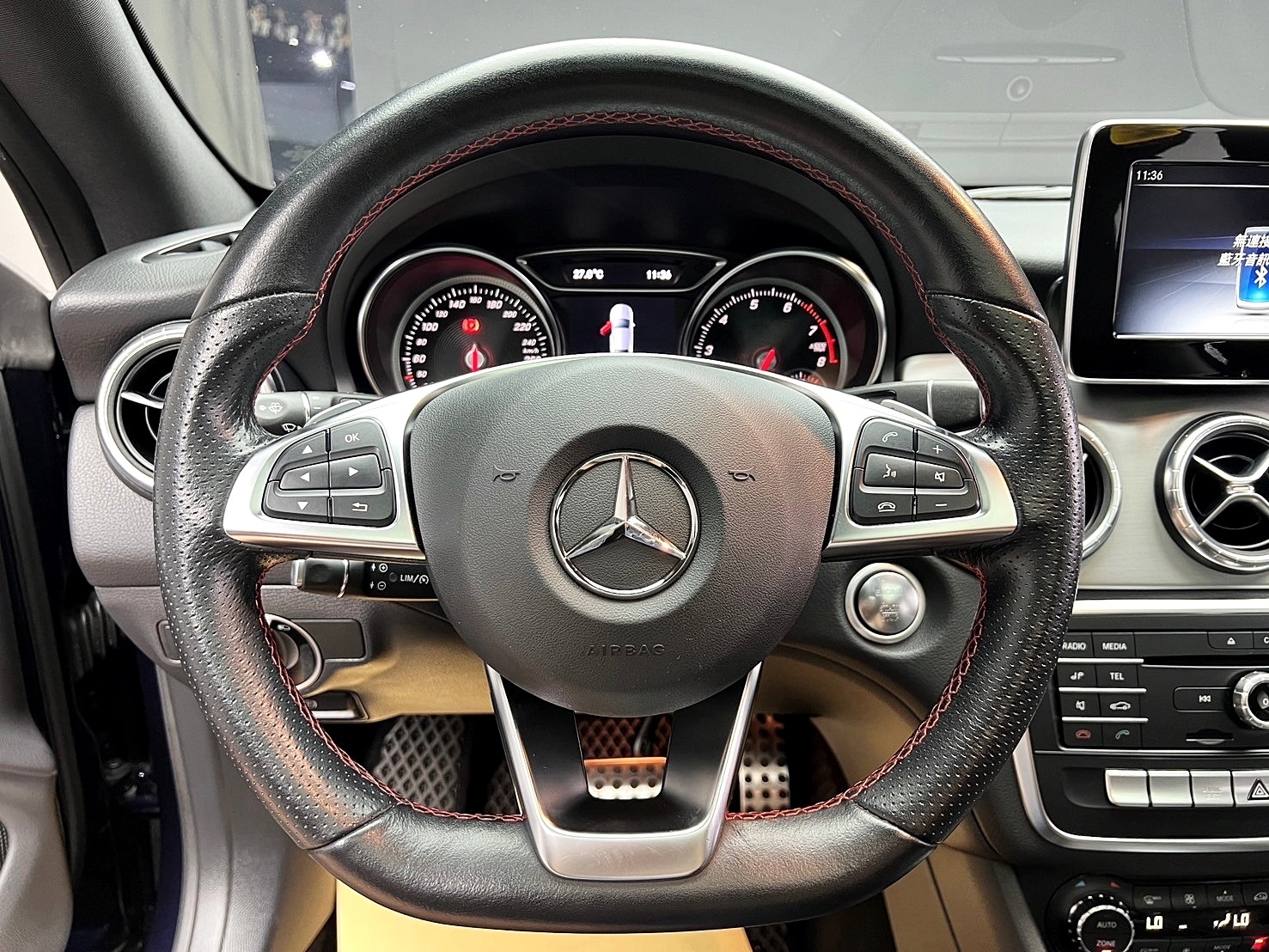 2019式 Benz 賓士 CLA250 AMG 外觀套件 天窗 自動停車 ❗️(255)【 元禾國際 阿龍店長 0968-691-205】阿龍中古車 二手車 中古車 新北最大車庫 實車實價 認證車  第7張相片