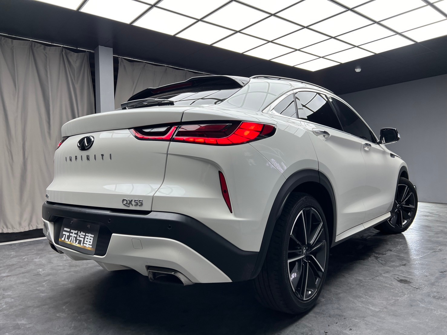 2022 Infiniti QX55 四驅 旗艦款 跟車 天窗 環景 新車保固 ❗️(104)【 元禾國際 阿龍店長 0968-691-205】阿龍中古車 二手車 中古車 新北最大車庫 實車實價 認證車  第2張相片