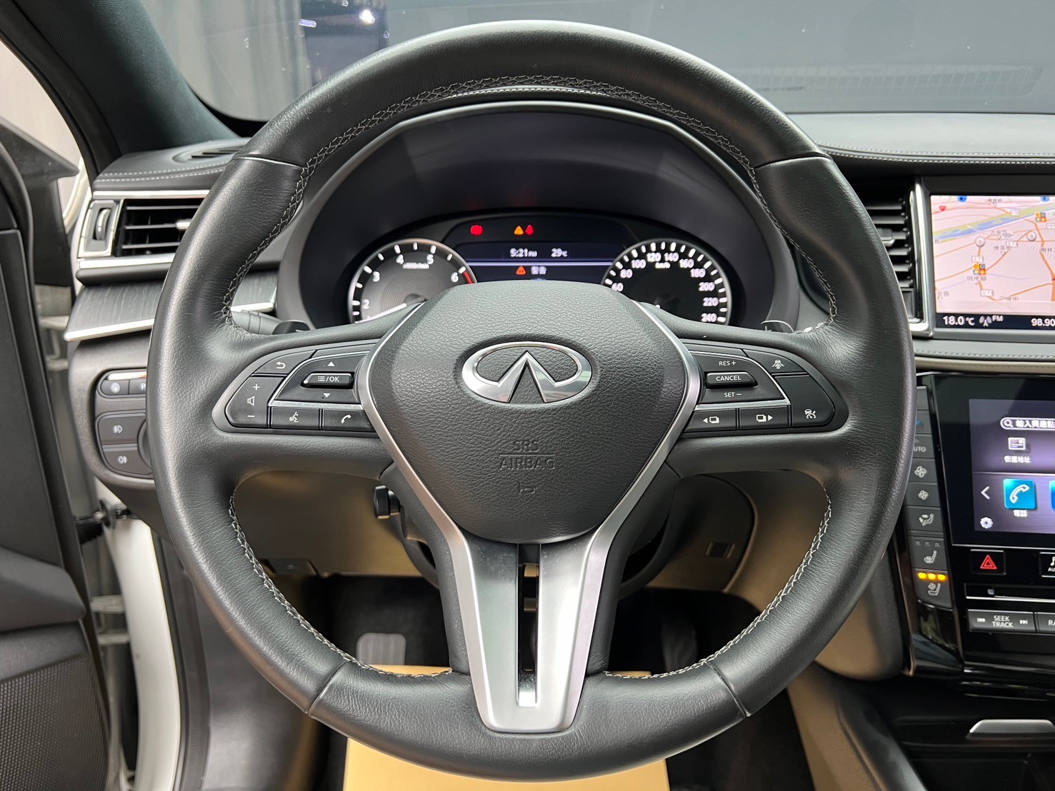 2022 Infiniti QX55 四驅 旗艦款 跟車 天窗 環景 新車保固 ❗️(104)【 元禾國際 阿龍店長 0968-691-205】阿龍中古車 二手車 中古車 新北最大車庫 實車實價 認證車  第7張相片