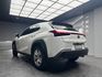 2023式 Lexus UX250h 豪華版 跟車 環景 電熱椅 掀背車 ❗️(073)【 元禾國際 阿龍店長 0968-691-205】阿龍中古車 二手車 中古車 新北最大車庫 實車實價 認證車  第3張縮圖