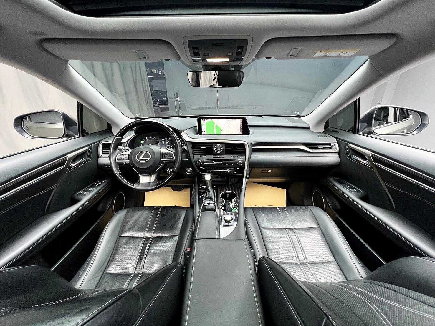 2019 Lexus RX350 旗艦版 大滿配 環景 跟車 ML音響 ❗️(097) 【 元禾國際 阿龍店長 0968-691-205】阿龍中古車 二手車 中古車 新北最大車庫 實車實價 認證車  第6張相片