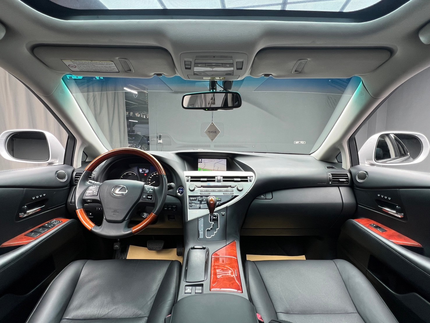 2010 Lexus RX450h 全景天窗 已更換大電池 電冷熱椅 ❗️(114)【 元禾國際 阿龍店長 0968-691-205】阿龍中古車 二手車 中古車 新北最大車庫 實車實價 認證車  第10張相片