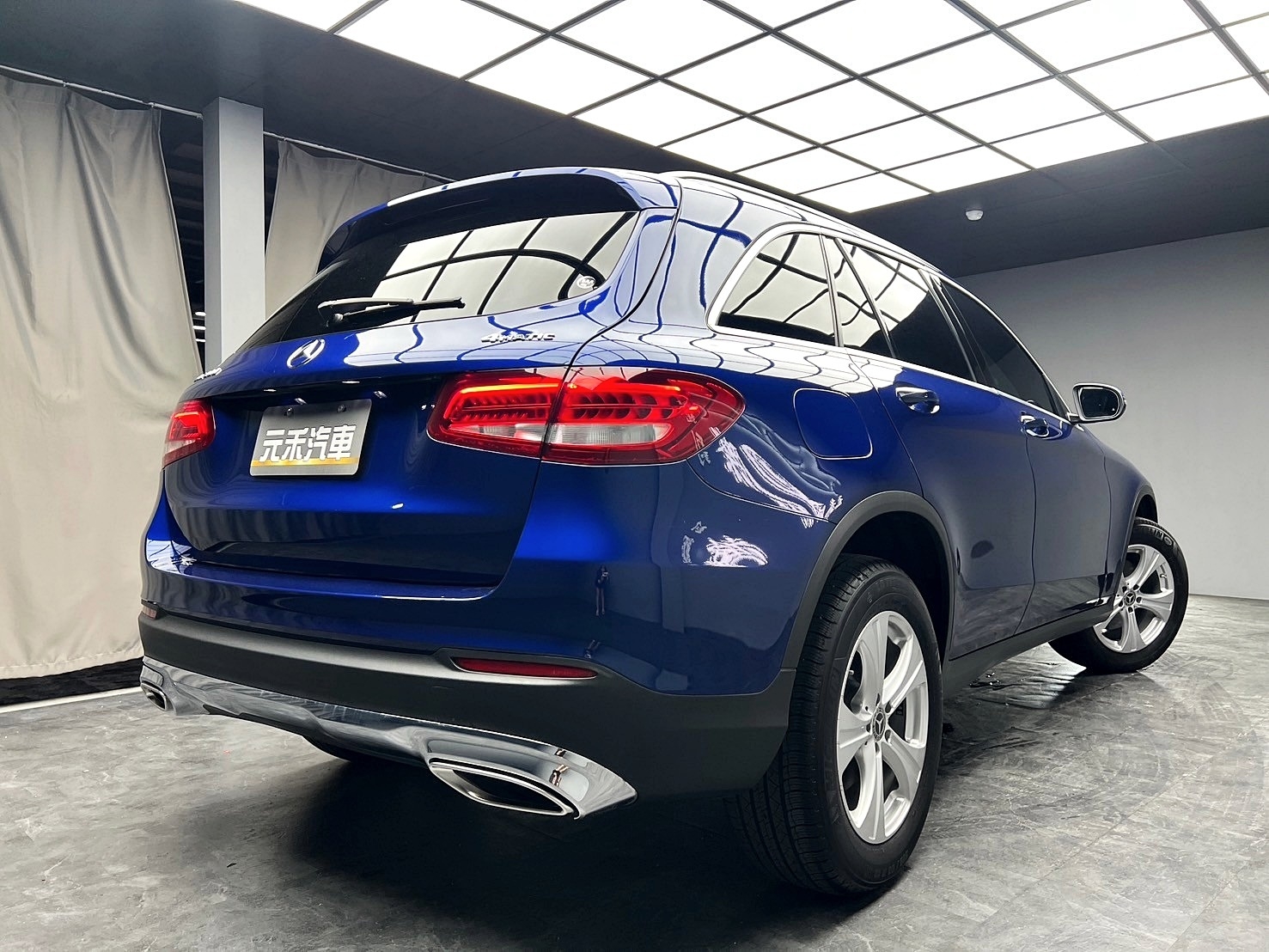 2017 Benz X253  GLC300 選配棕內裝 電熱椅 盲點 ❗️(225)【 元禾國際 阿龍店長 0968-691-205】阿龍中古車 二手車 中古車 新北最大車庫 實車實價 認證車  第2張相片