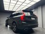 2021式 Volvo XC90 B5 R-Design 輕油電 七人座 跟車 環景 B&W高音質音響 ❗️(028)【 元禾國際 阿龍店長 0968-691-205】阿龍中古車 二手車 中古車 新北最大車庫 實車實價 認證車  第3張縮圖