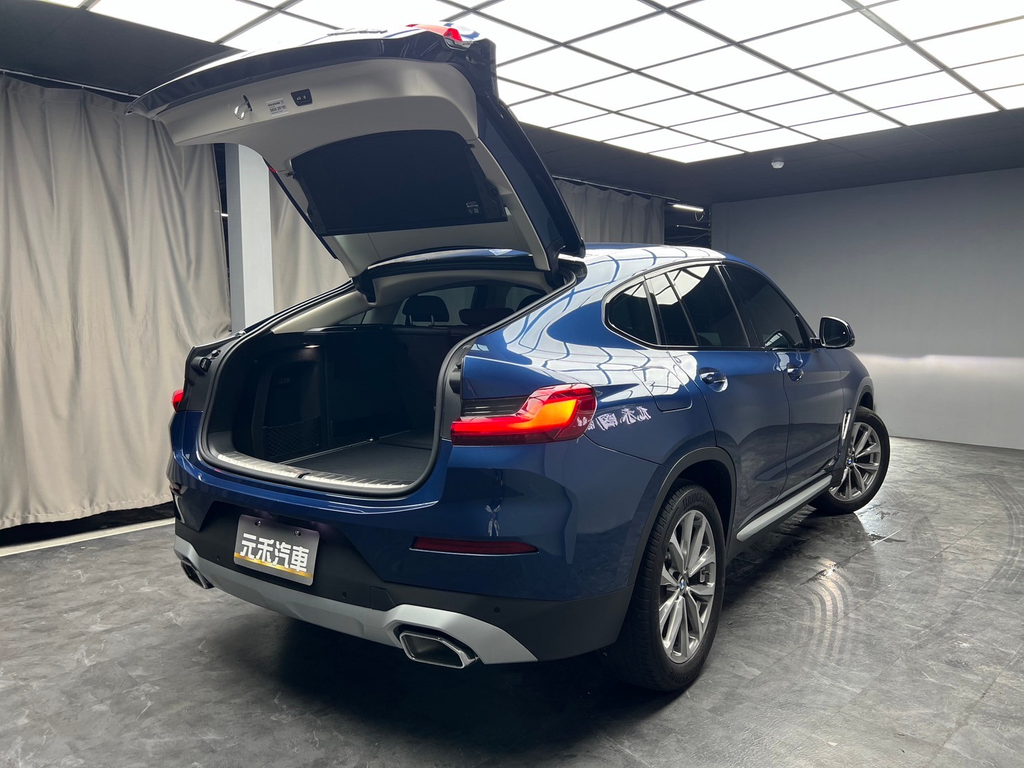 2022 G02 BMW X4 20i 輕油電 運動版 跟車 5AU駕駛輔助 新車保固 ❗️(196)【 元禾國際 阿龍店長 0968-691-205】阿龍中古車 二手車 中古車 新北最大車庫 實車實價 認證車  第3張相片