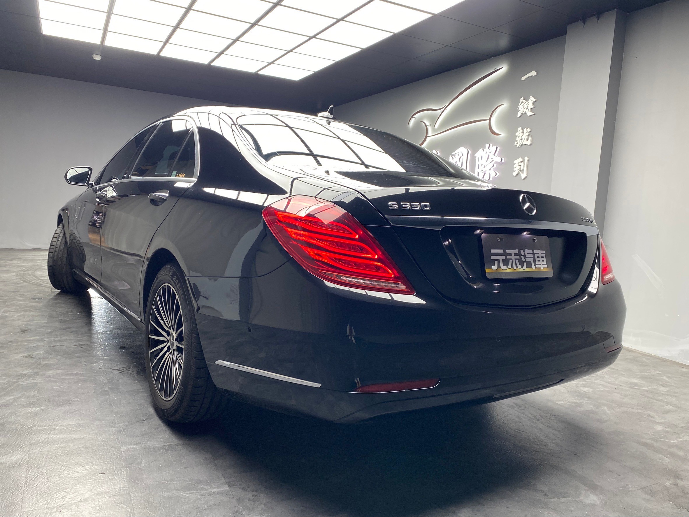 2015式 Benz S350dL 電吸門 電子懸吊 氣氛燈 長軸豪華轎款 ❗️(076)【 元禾國際 阿龍店長 0968-691-205】阿龍中古車 二手車 中古車 新北最大車庫 實車實價 認證車  第10張相片