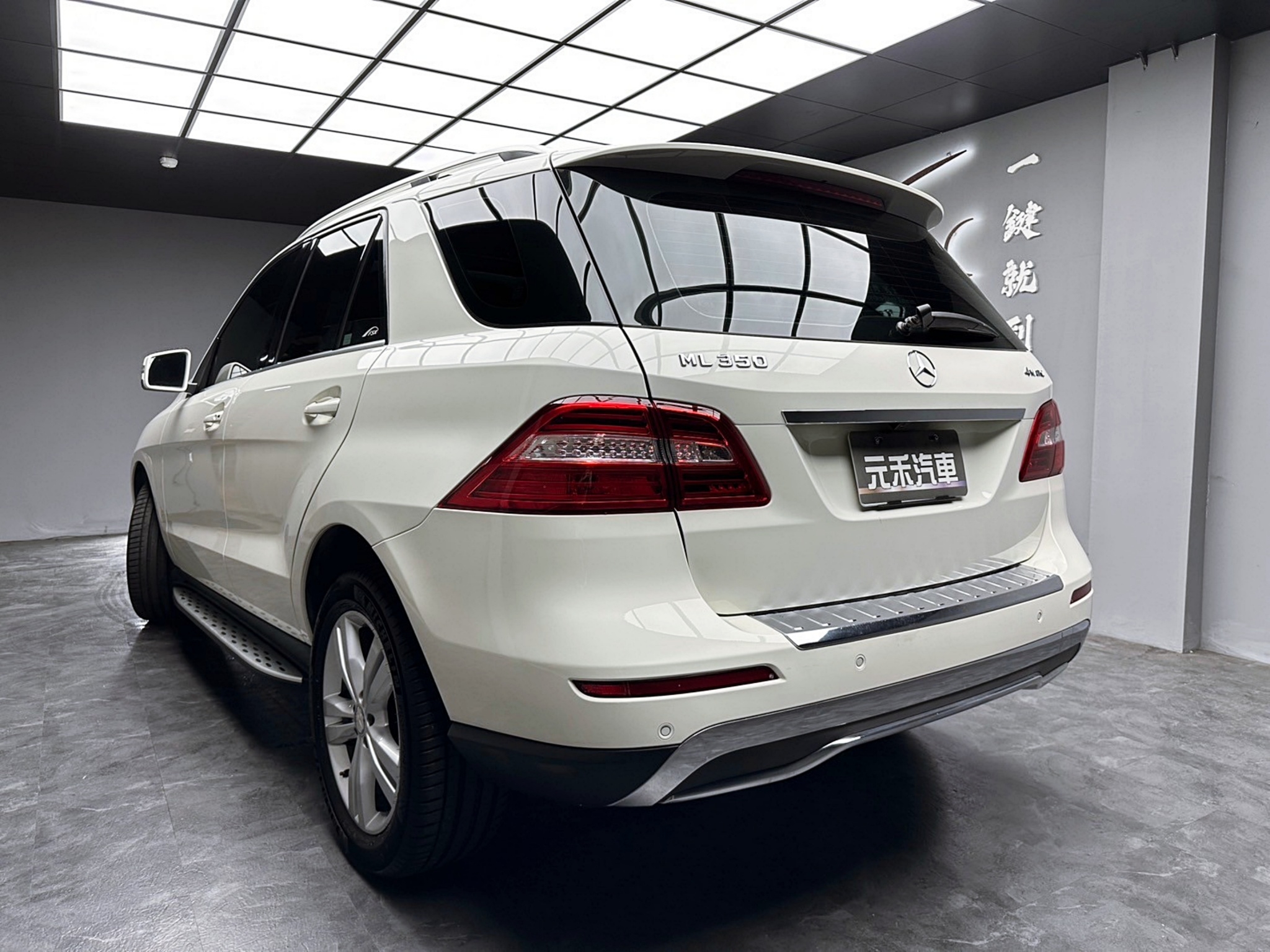 2013 Benz ML350 4MATIC 天窗 電尾門 低里程❗️(110)【 元禾國際 阿龍店長 0968-691-205】阿龍中古車 二手車 中古車 新北最大車庫 實車實價 認證車  第4張相片
