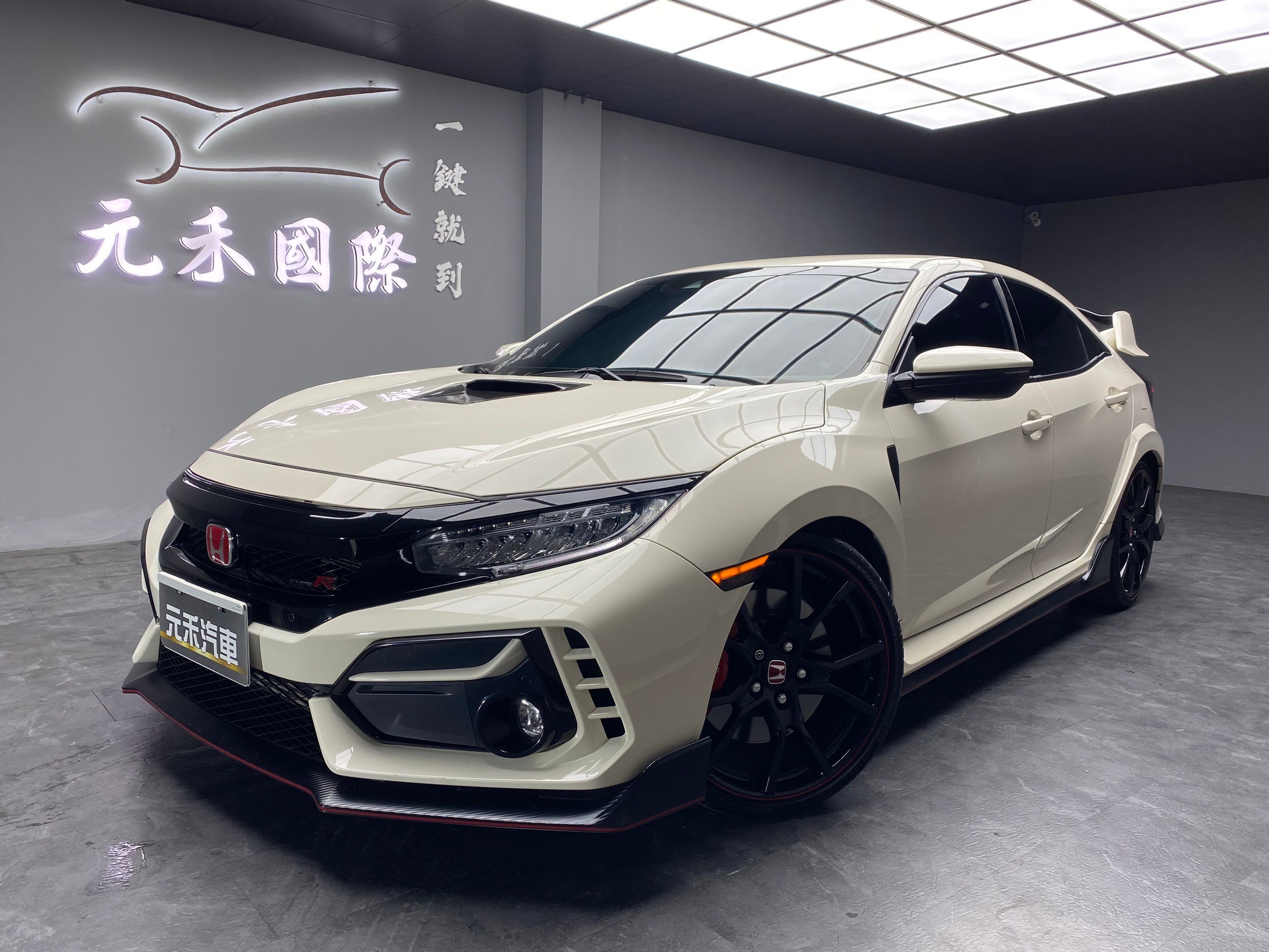 2021 Honda Civic Type R GT ACC跟車 麂皮椅套 尾翼 手牌 紅標本田❗️(108)【 元禾國際 阿龍店長 0968-691-205】阿龍中古車 二手車 中古車 新北最大車庫 實車實價 認證車  第3張相片