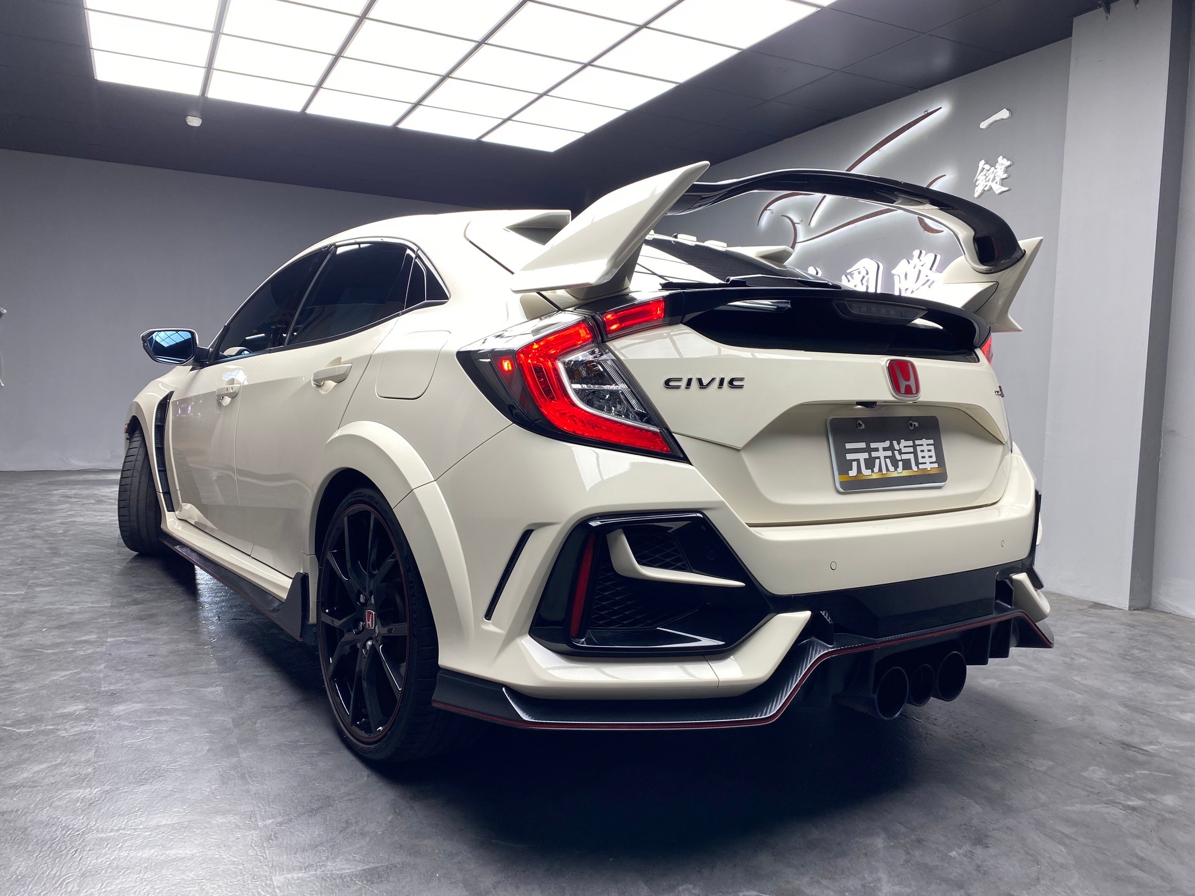 2021 Honda Civic Type R GT ACC跟車 麂皮椅套 尾翼 手牌 紅標本田❗️(108)【 元禾國際 阿龍店長 0968-691-205】阿龍中古車 二手車 中古車 新北最大車庫 實車實價 認證車  第5張相片