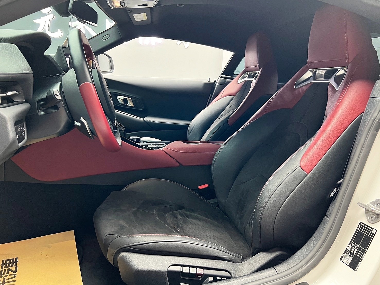2022 GR Supra Premium Toyota 性能巔峰 升級 前後側群碳纖維空力套件 大尾翼 新車保固 ❗️(209)【 元禾國際 阿龍店長 0968-691-205】阿龍中古車 二手車 中古車 新北最大車庫 實車實價 認證車  第4張相片