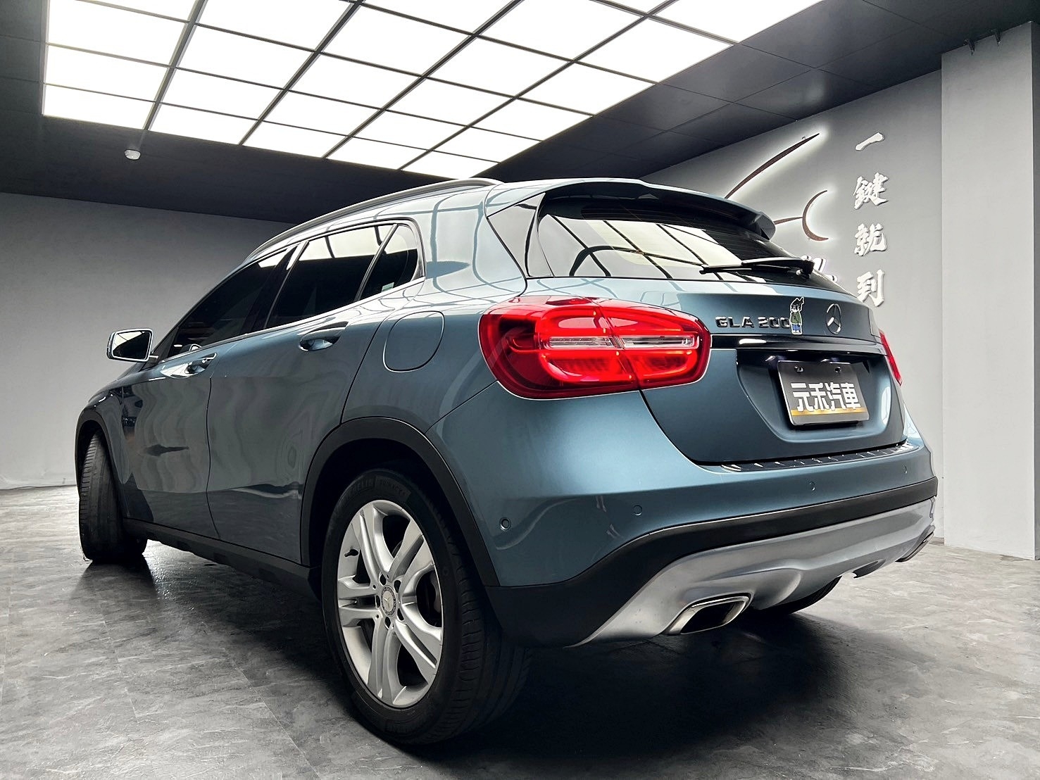 2015式 Benz 賓士 GLA200 X156 自動停車 雙電熱椅 ❗️(045)【 元禾國際 阿龍店長 0968-691-205】阿龍中古車 二手車 中古車 新北最大車庫 實車實價 認證車  第7張相片